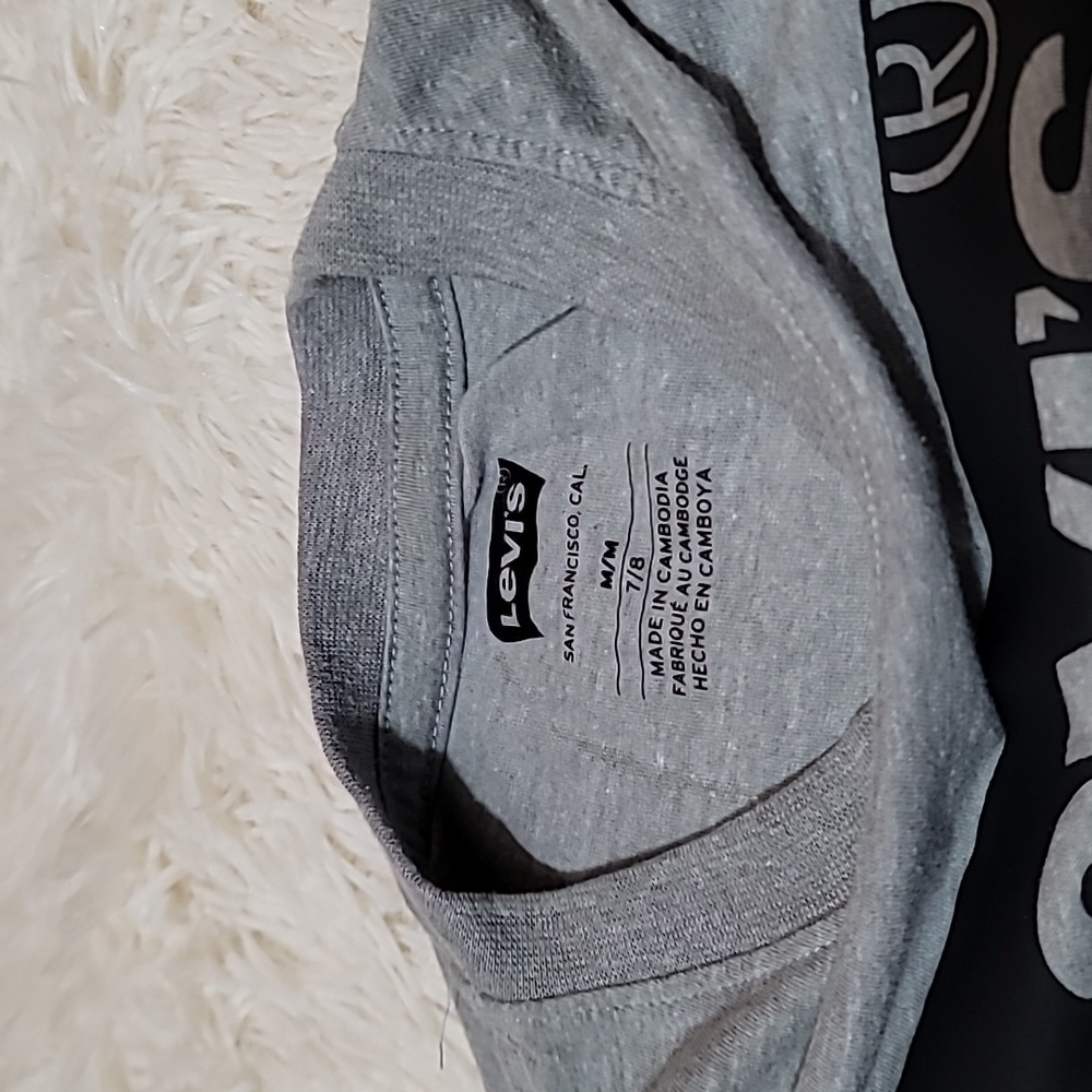 Levi's,T-shirt, Boy's, Grey, size 7/8 - Picture 6 of 6